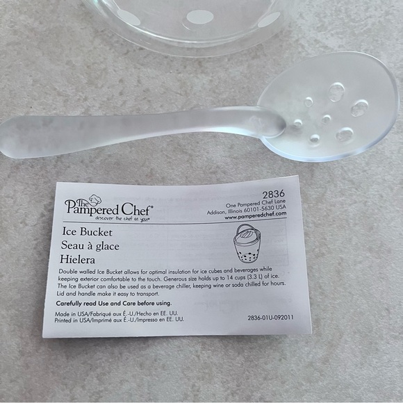 Pampered Chef acrylic polka dot ice bucket with scoop - Picture 3 of 4